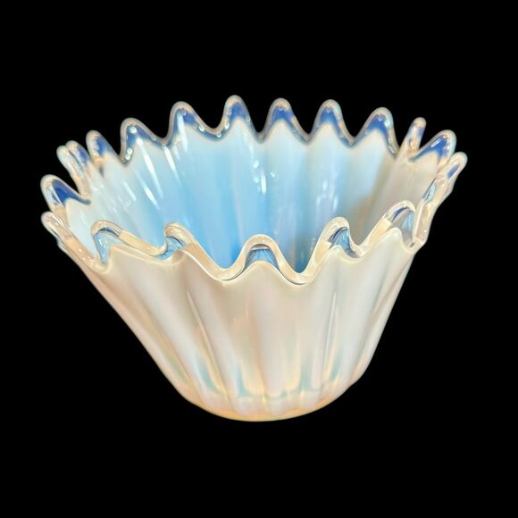 Fostoria Heirloom Opalescent Glass Mid-Century Modern Handkerchief Bowl - Picture 4 of 9